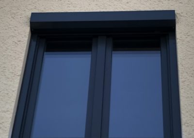 Fenster mit Vorbaurolladen